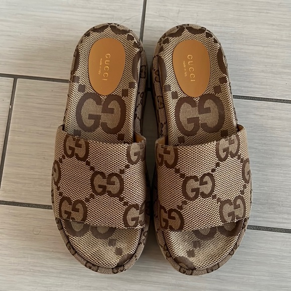 Gucci Angelina GG logo platform sandal - Picture 2 of 7